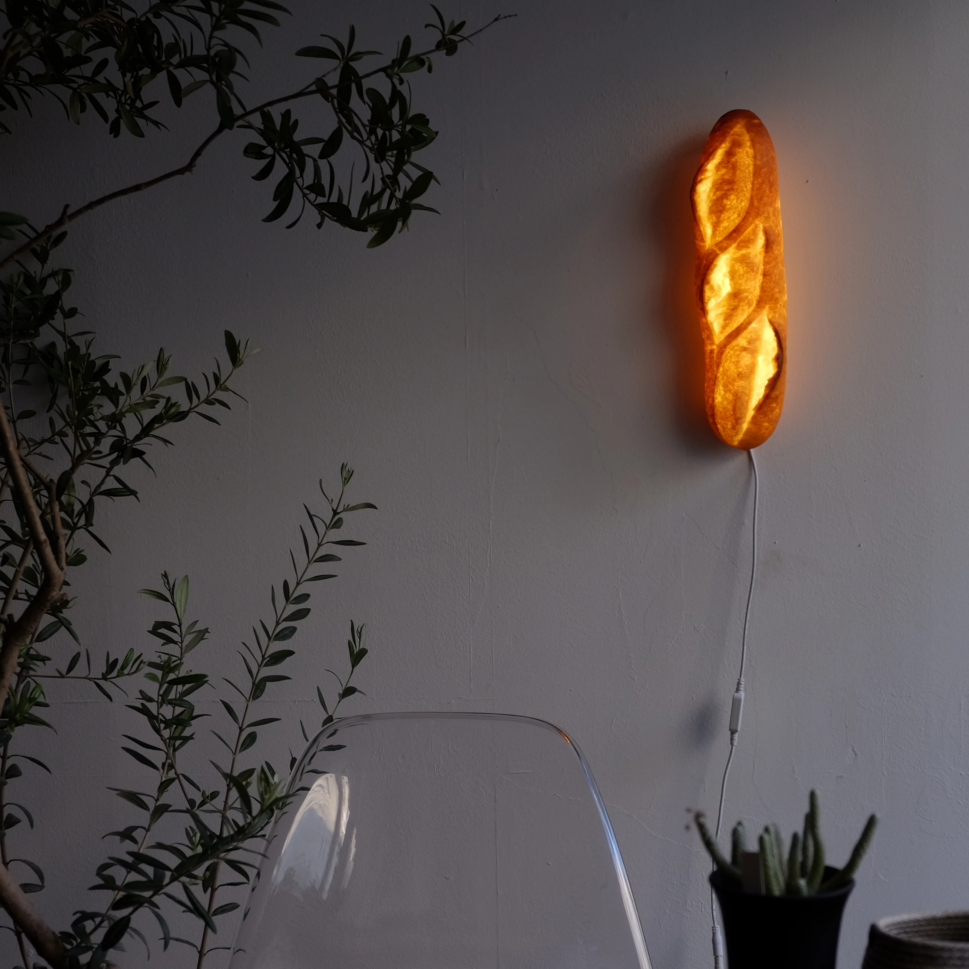 Batard Bread Lamp - Image 3