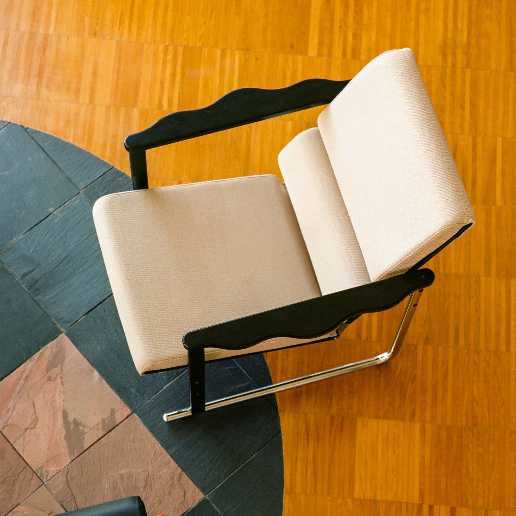 Experiment Lounge Chair, Black - Image 2
