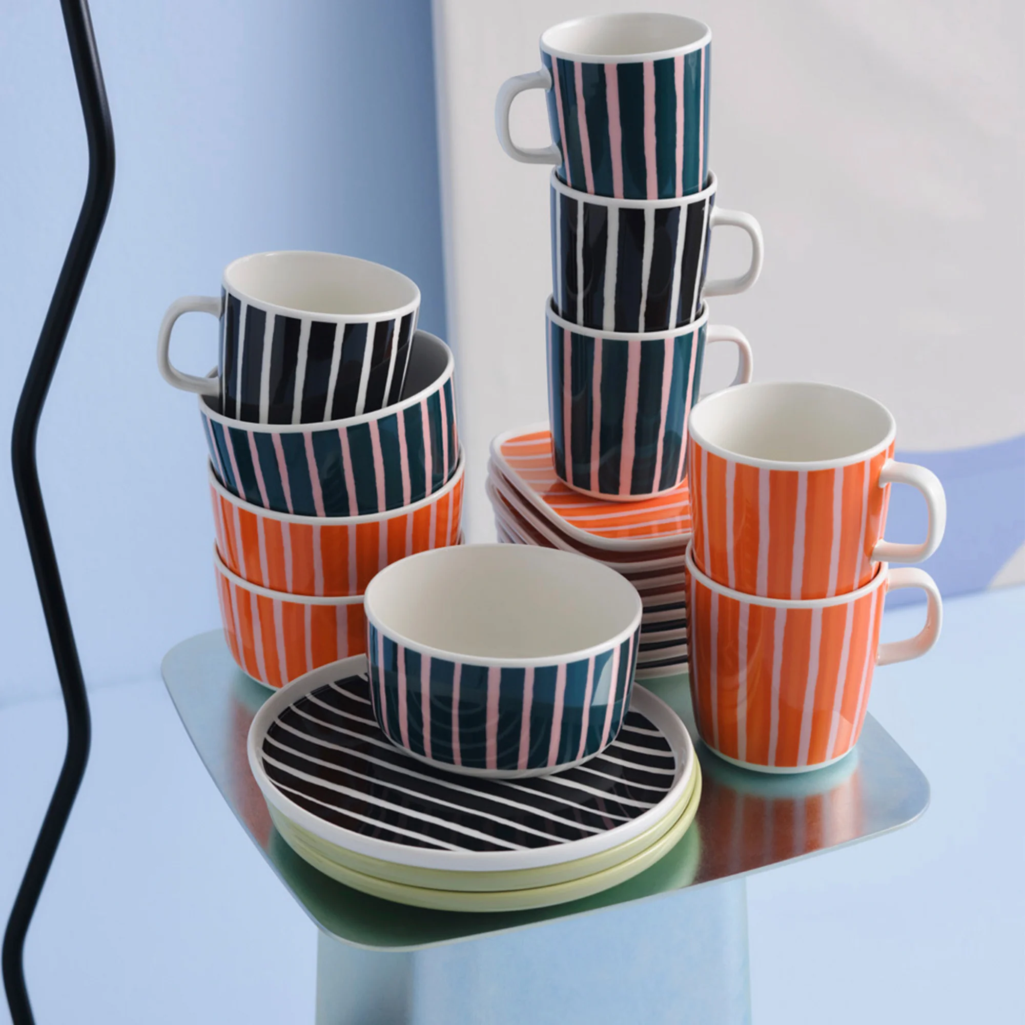 Oiva / Piccolo Mug, Pink + Dark Green, 8.8 oz - Image 3